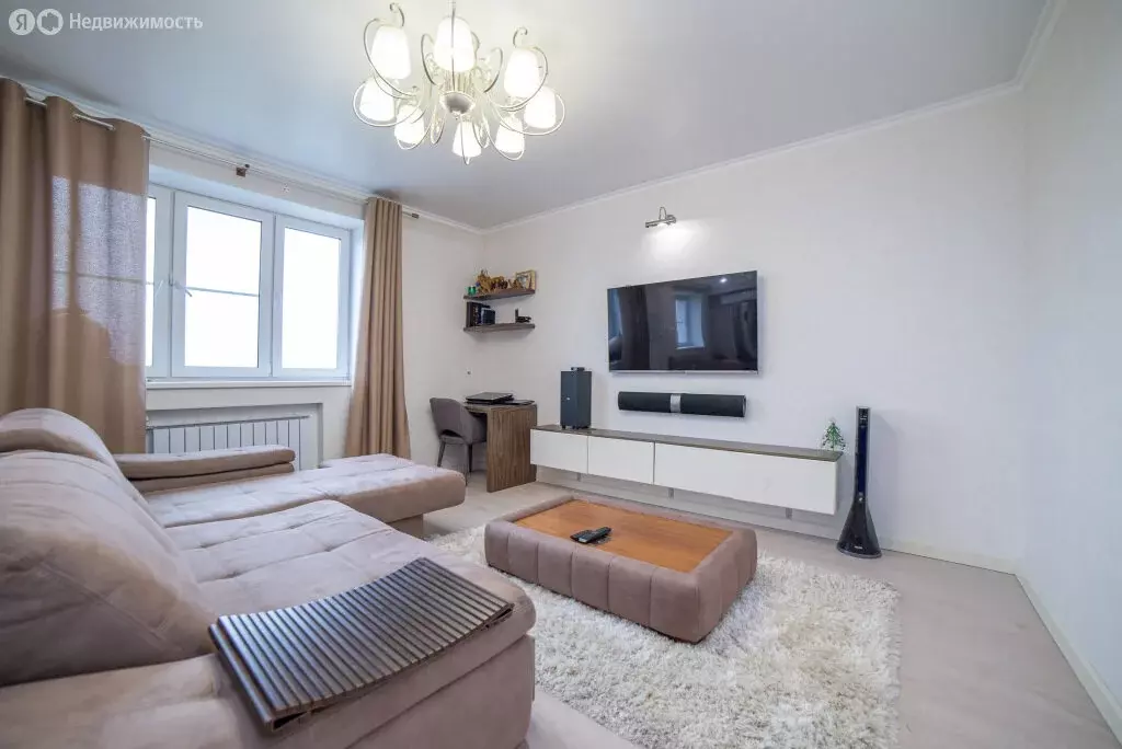 1-комнатная квартира: Екатеринбург, улица Громова, 28 (67.7 м) - Фото 1