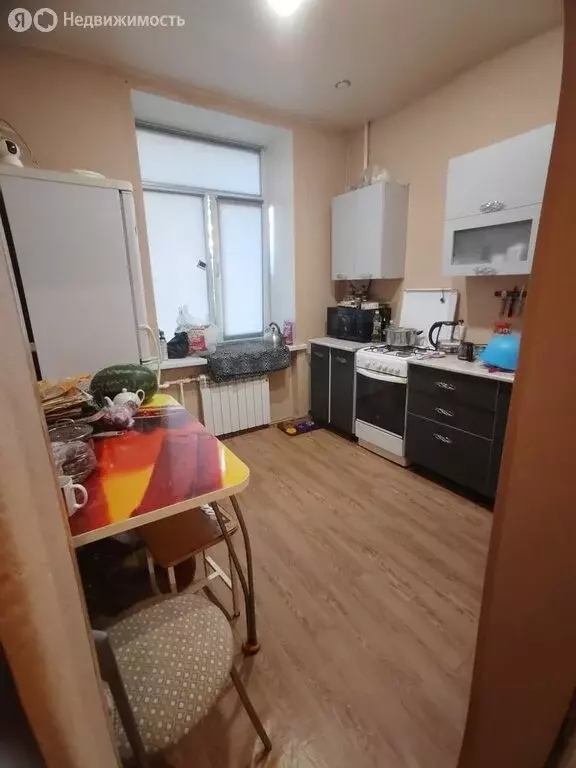 3-комнатная квартира: Омск, улица 11-я Линия, 181 (64 м) - Фото 0