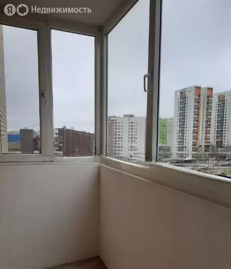 1-комнатная квартира: Тюмень, улица Газовиков, 55 (32.9 м) - Фото 0
