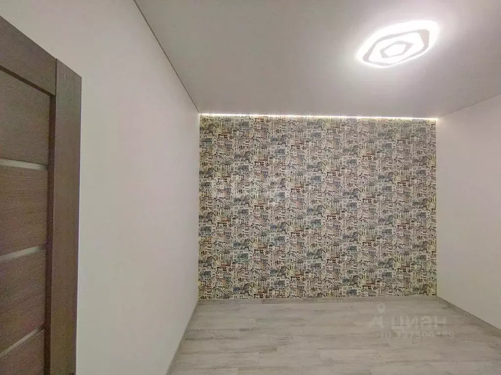 5-к кв. Ленинградская область, Кириши ул. Нефтехимиков, 48 (107.2 м) - Фото 1