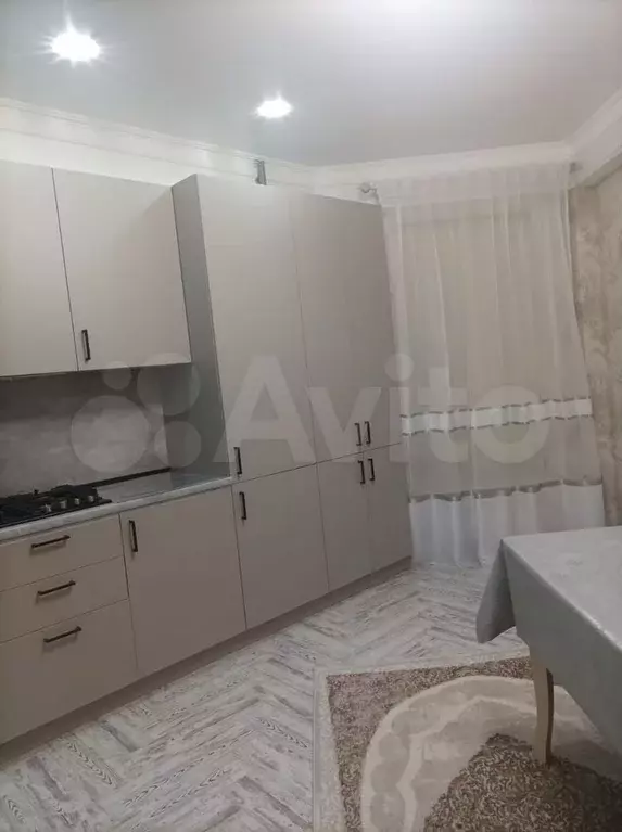 1-к. квартира, 50 м, 4/8 эт. - Фото 1