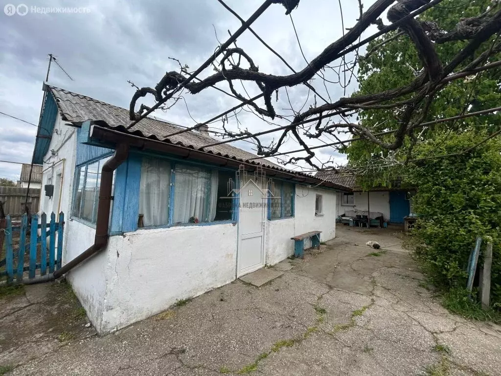 Дом в Симферопольский район, Николаевское сельское поселение, село ... - Фото 1