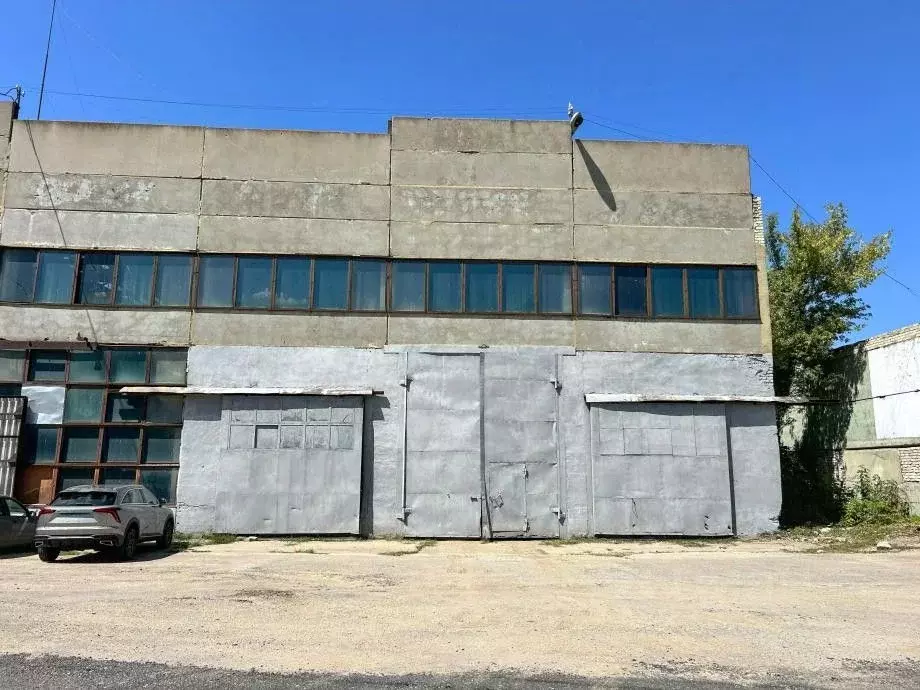 Производственное помещение в Саратовская область, пос. Зоринский с2 ... - Фото 0