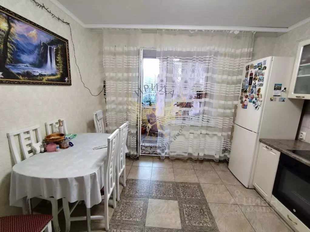 2-к кв. Белгородская область, Старый Оскол Космос мкр, 14 (64.6 м) - Фото 1