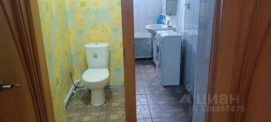 Дом в Воронежская область, Лискинский район, Среднеикорецкое с/пос, с. ... - Фото 2