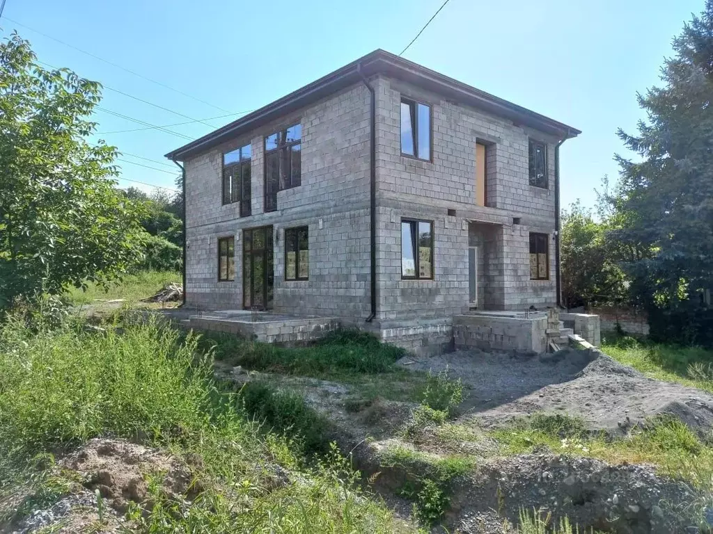 Дом в Северная Осетия, Владикавказ Комсомольская ул., 49 (220 м) - Фото 0