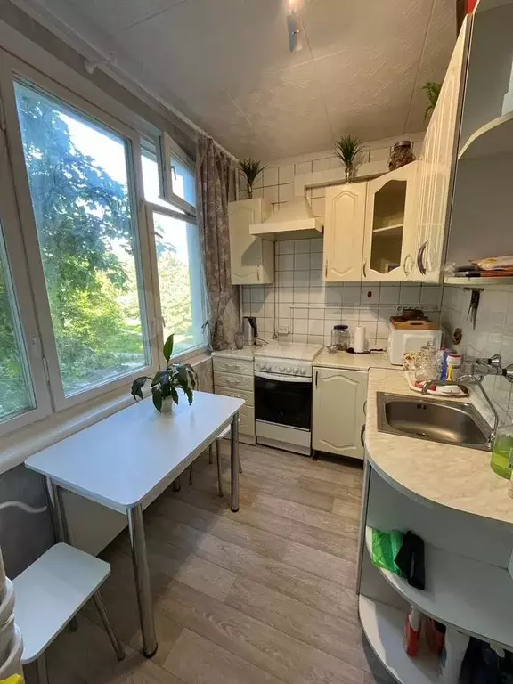 3-к. квартира, 60 м, 3/9 эт. - Фото 0