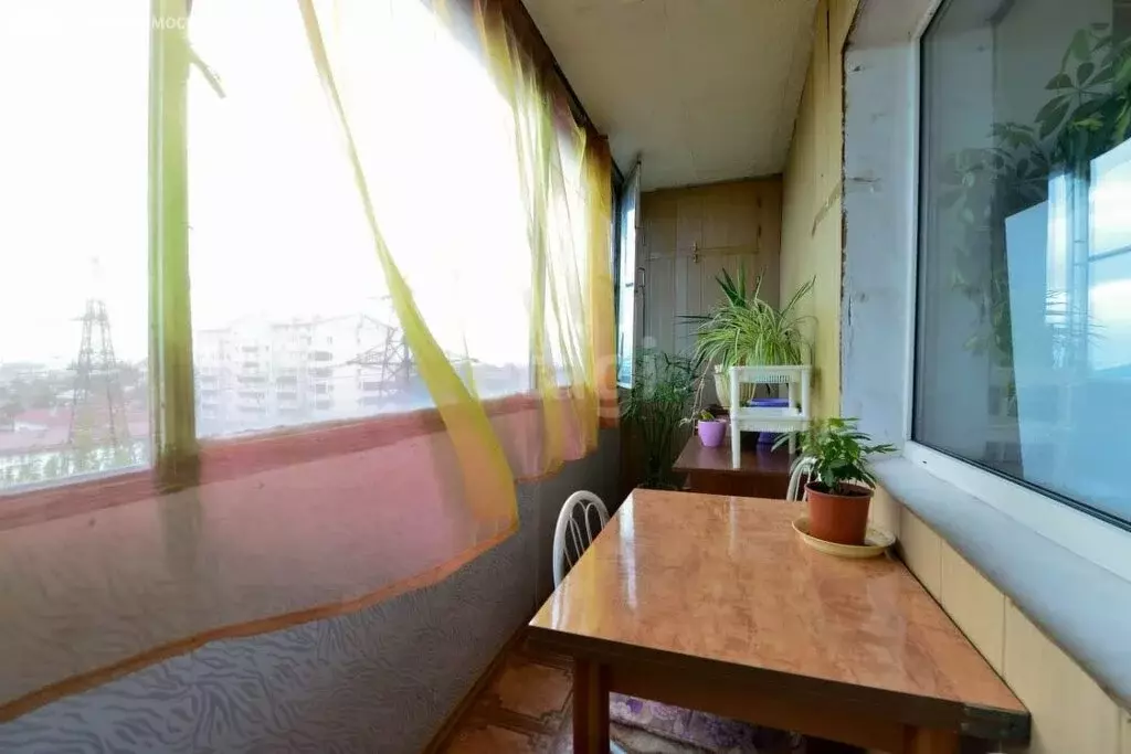4-комнатная квартира: Хабаровск, улица Шелеста, 73 (61.5 м) - Фото 0