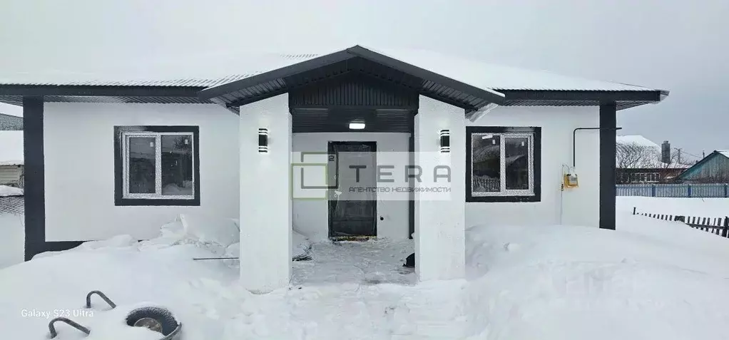 Дом в Башкортостан, Иглинский сельсовет, с. Иглино ул. Гражданская ... - Фото 0
