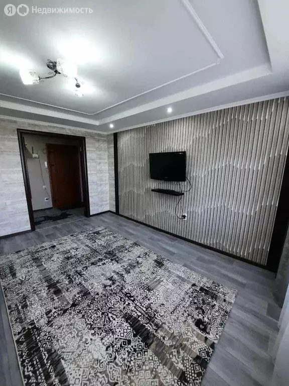 2-комнатная квартира: Барнаул, проспект Ленина, 72 (66 м) - Фото 0