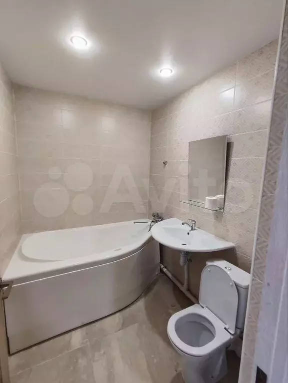 10 и более-к. квартира, 44 м, 9/19 эт. - Фото 0