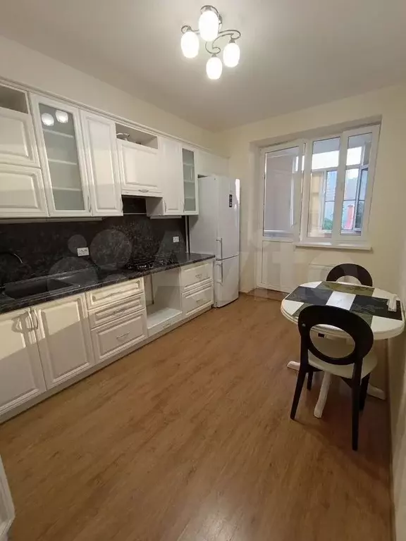1-к. квартира, 45 м, 8/10 эт. - Фото 0