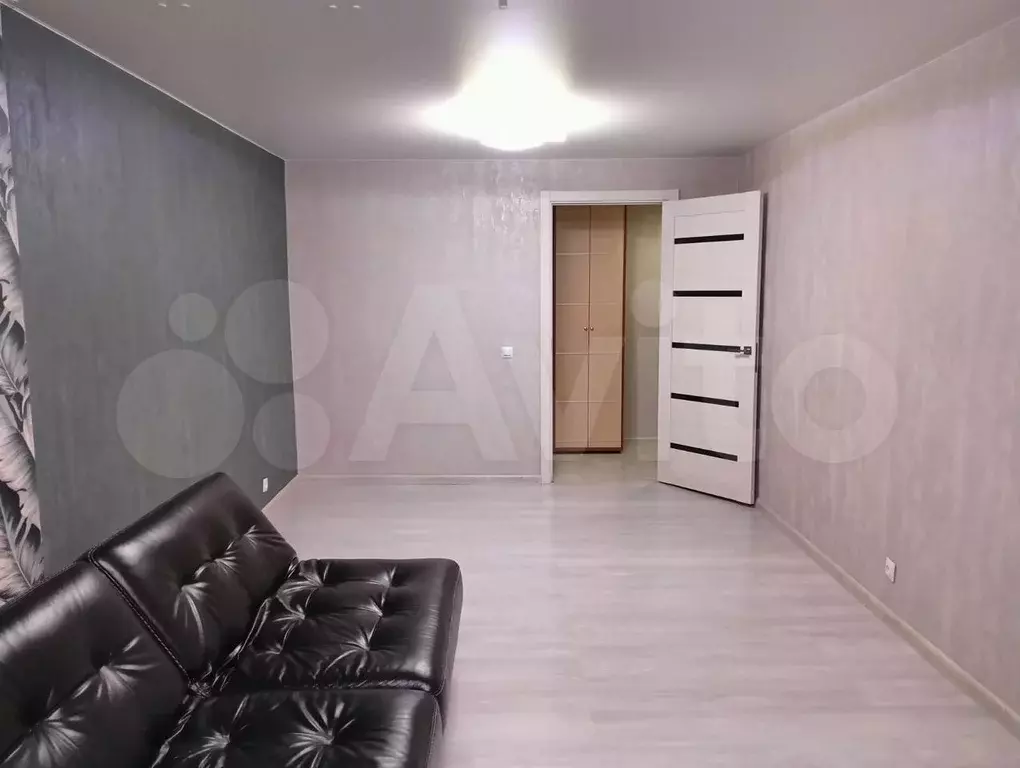 1-к. квартира, 40 м, 1/9 эт. - Фото 1