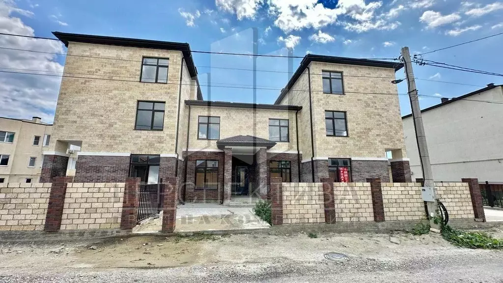 Таунхаус в Краснодарский край, Новороссийск ул. Мореходная, 4 (247 м) - Фото 1