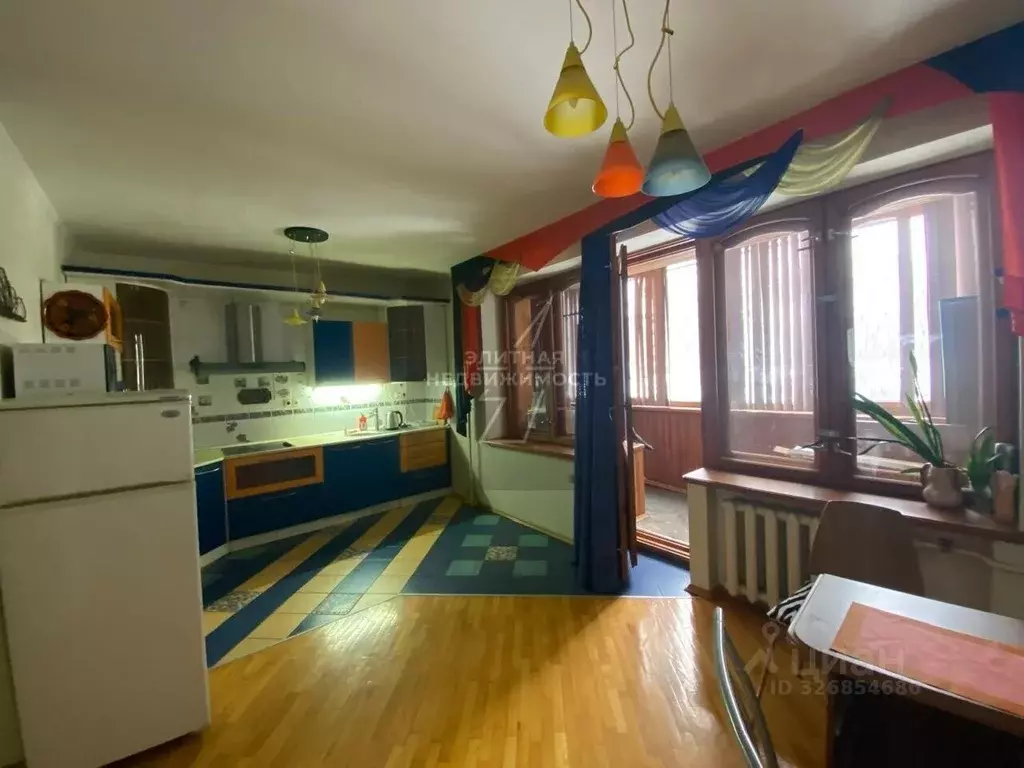 3-к кв. Татарстан, Казань ул. Сафиуллина, 16 (150.0 м) - Фото 1