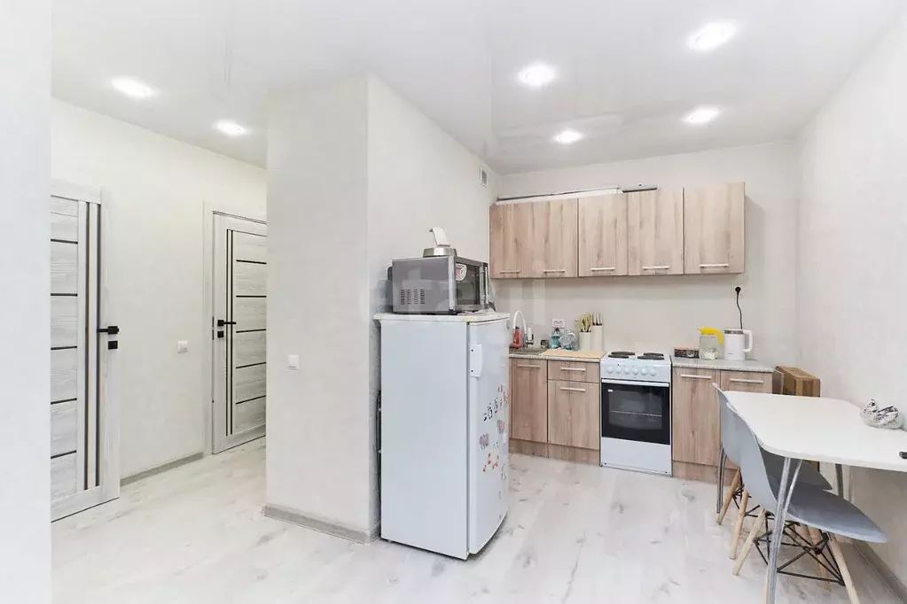 1-к кв. Тюменская область, Тюмень ул. Первооткрывателей, 2 (37.9 м) - Фото 1