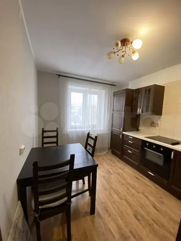 2-к. квартира, 60 м, 4/10 эт. - Фото 1