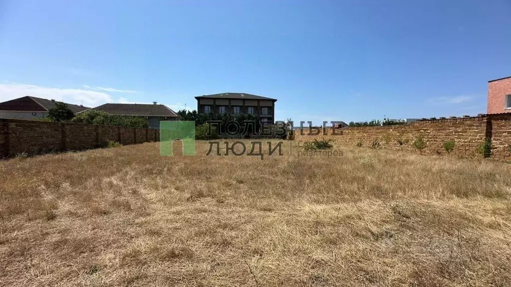 Участок в Крым, Евпатория городской округ, Заозерное пгт ул. ... - Фото 1