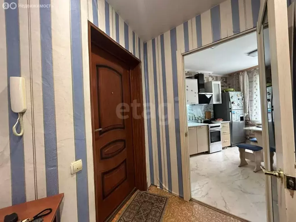 3-комнатная квартира: Петропавловск-Камчатский, улица Чубарова, 5/2 ... - Фото 0