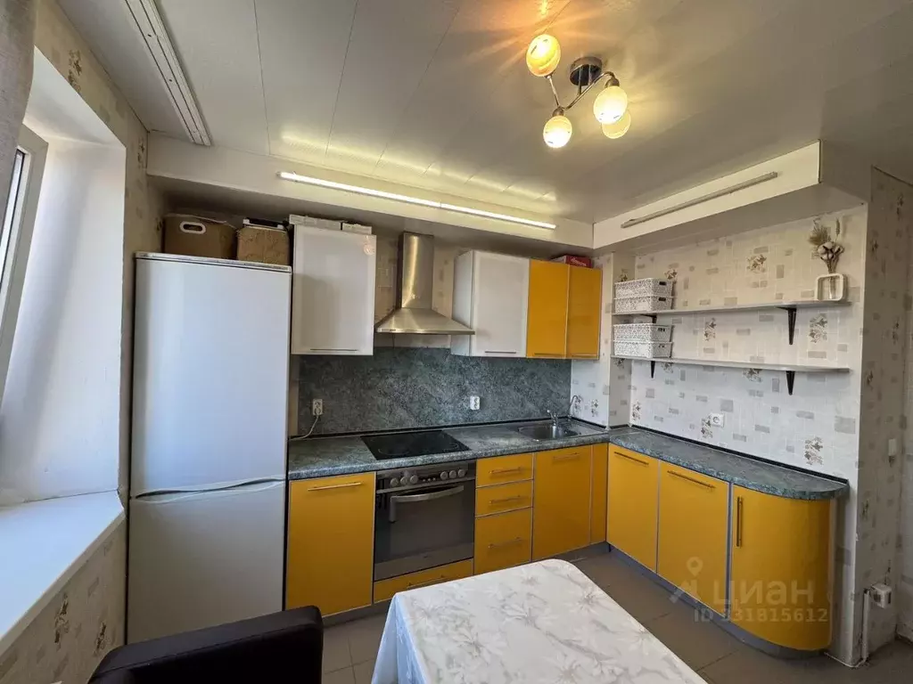 3-к кв. Татарстан, Казань ул. Чингиза Айтматова, 1 (81.6 м) - Фото 1