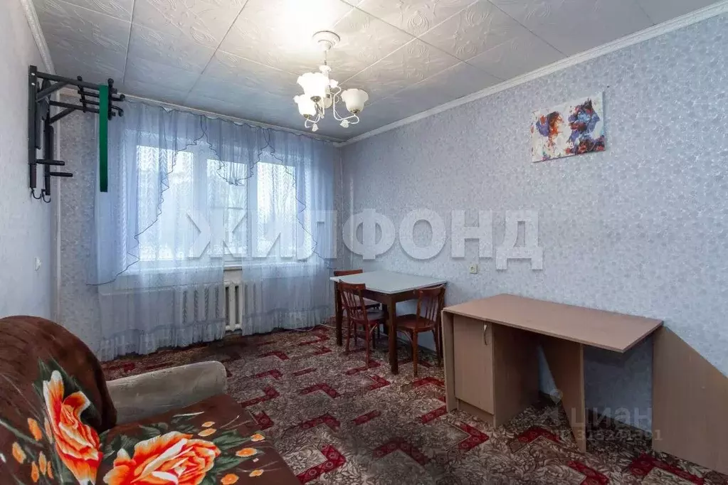 3-к кв. Алтайский край, Барнаул ул. Весенняя, 4 (65.7 м) - Фото 0