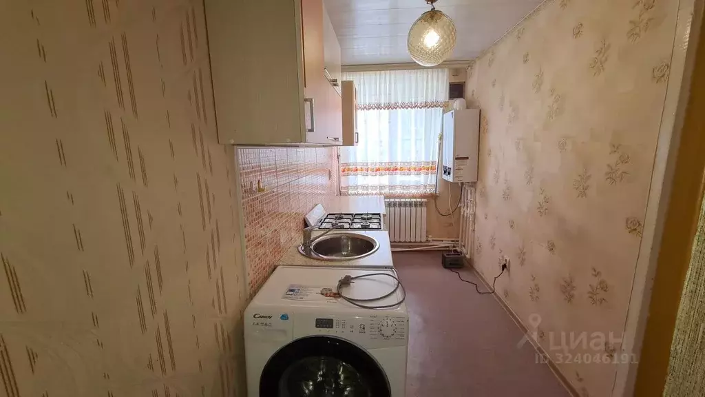 2-к кв. Саратовская область, Красный Кут Комсомольская ул., 56 (36.5 ... - Фото 1