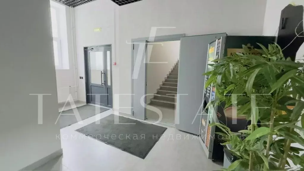 Офис в Татарстан, Казань ул. Нигматуллина, 3 (500 м) - Фото 1