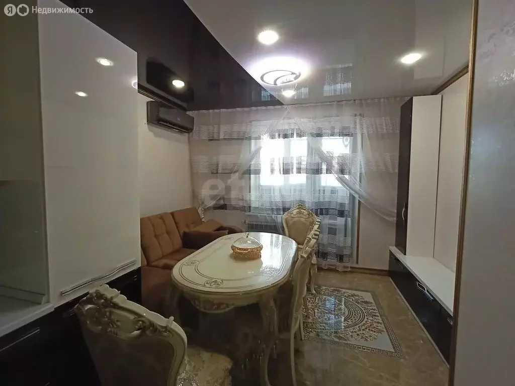 2-комнатная квартира: Волгоград, Промышленная улица, 8 (56.2 м) - Фото 1