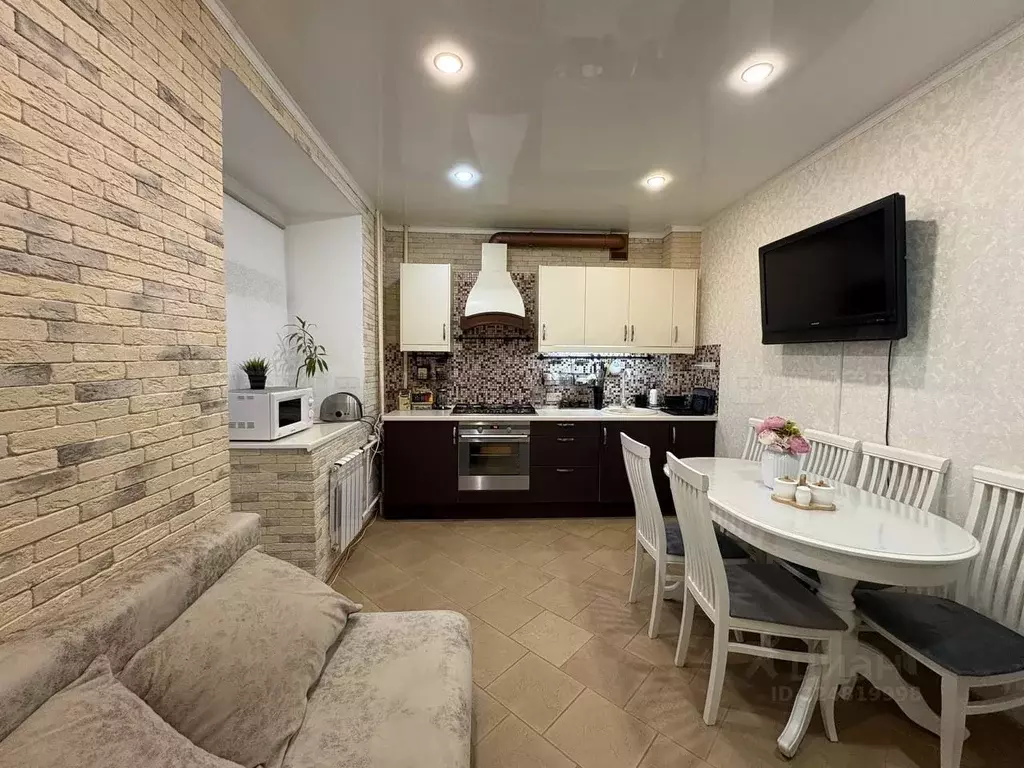 2-к кв. Татарстан, Казань ул. Фрунзе, 9а (79.6 м) - Фото 1