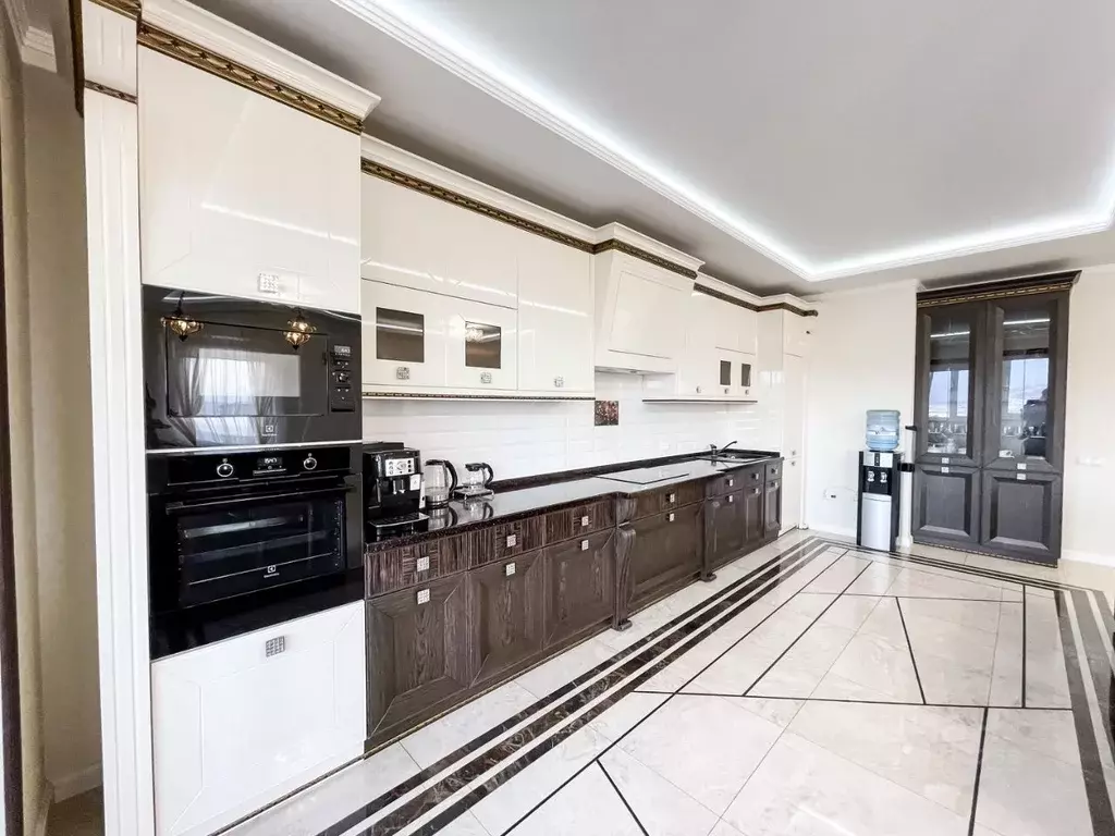 3-к кв. Краснодарский край, Сочи ул. Кирова, 30 (147.7 м) - Фото 0