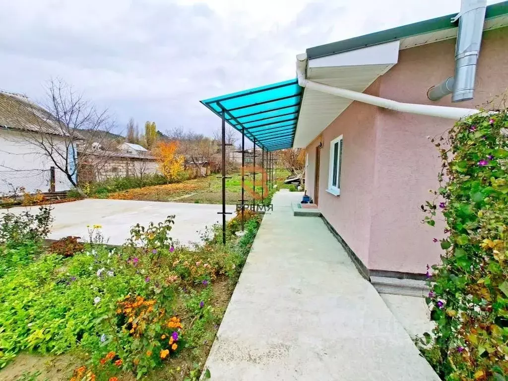 Дом в Крым, Бахчисарайский район, с. Красный Мак ул. Ленина, 59А (73 ... - Фото 1