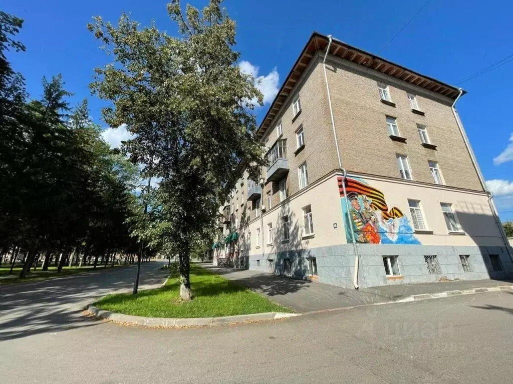 3-к кв. Башкортостан, Уфа ул. Победы, 18 (66.0 м) - Фото 0