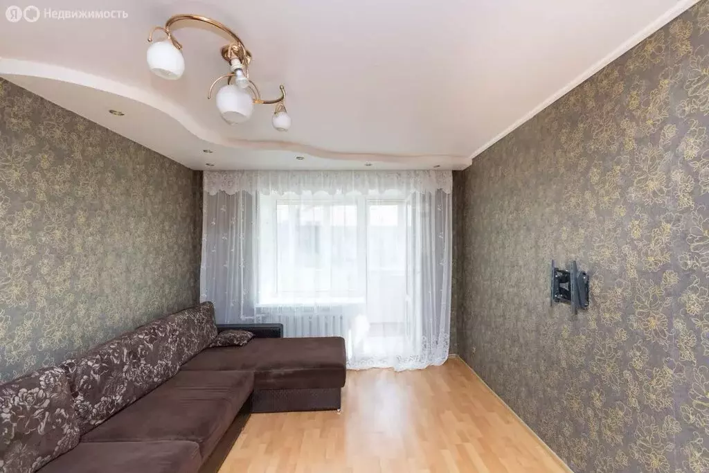 3-комнатная квартира: Ишим, Малая Садовая улица, 109 (61.2 м) - Фото 2