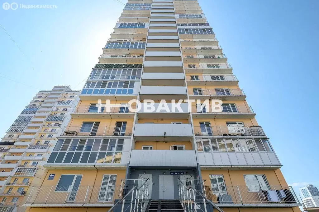 3-комнатная квартира: Новосибирск, улица Николая Сотникова, 9/1 (72 м) - Фото 0