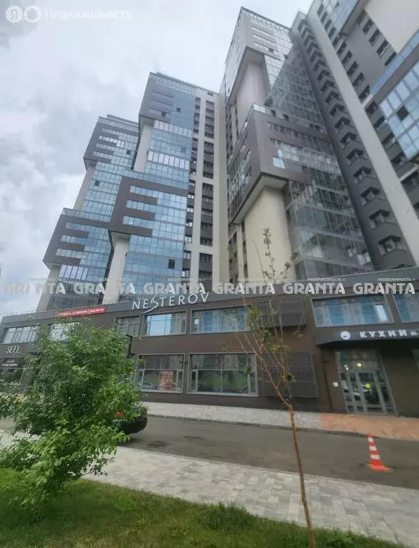 3-комнатная квартира: Красноярск, улица Авиаторов, 3 (98 м) - Фото 1