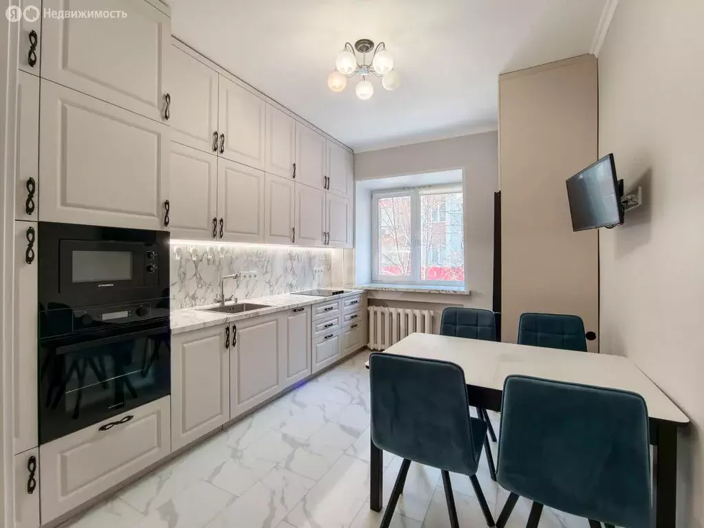 3-комнатная квартира: Тюмень, улица Кирова, 46 (89 м) - Фото 1