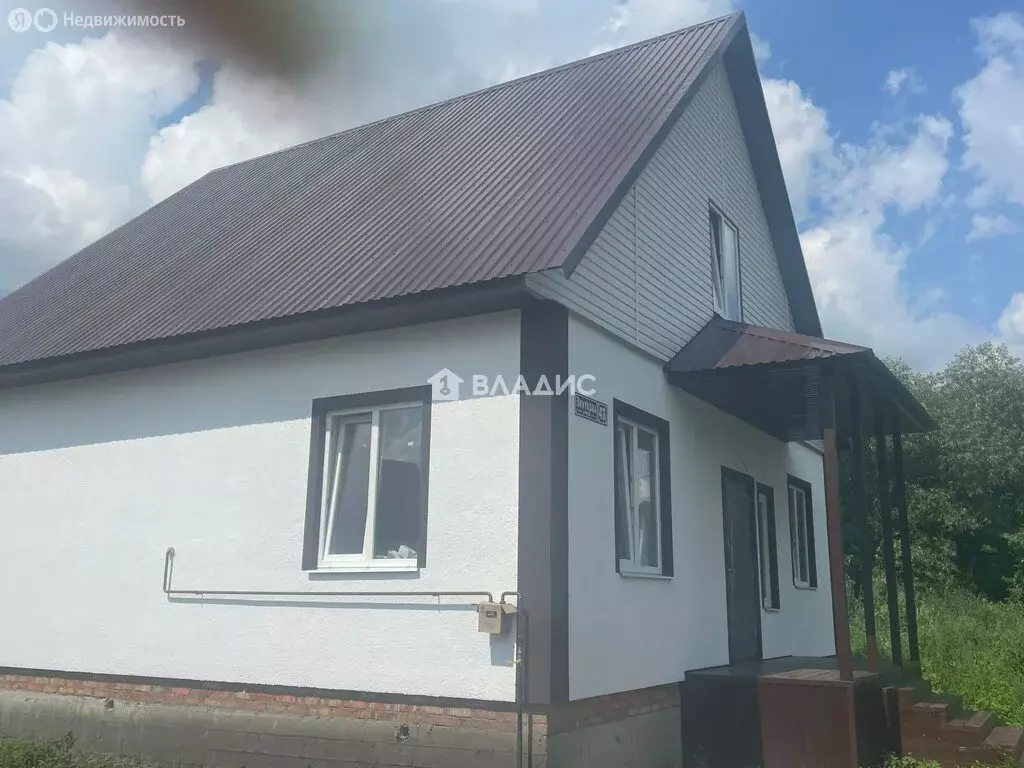 Дом в Бессоновский район, село Ухтинка, Рябиновая улица, 123А (120 м) - Фото 1