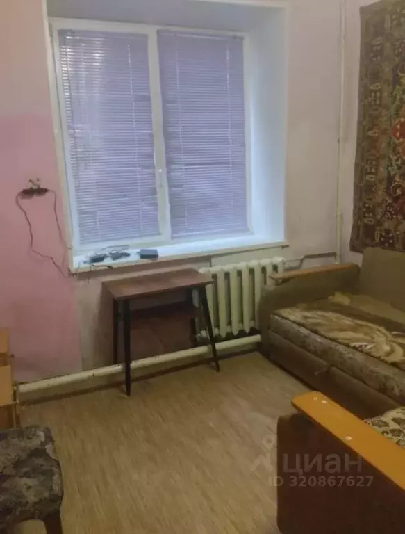 Комната Челябинская область, Челябинск ул. Карпенко, 36 (15.0 м) - Фото 0