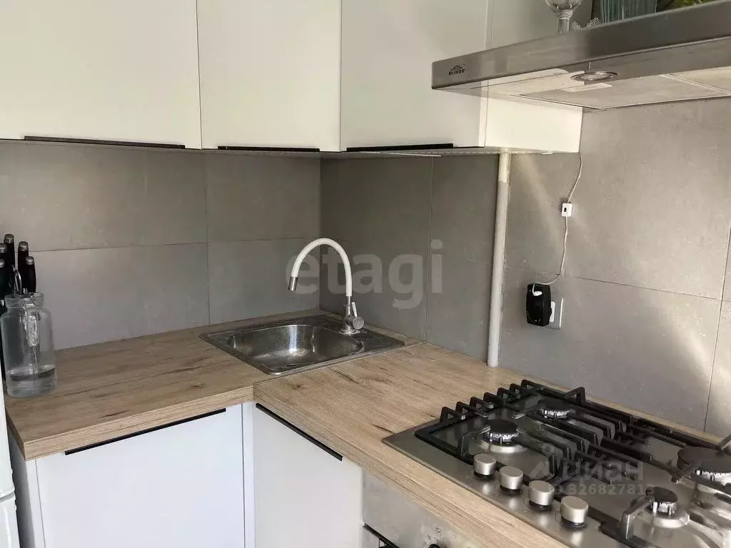 2-к кв. Тюменская область, Тюмень Киевская ул., 61 (42.4 м) - Фото 1