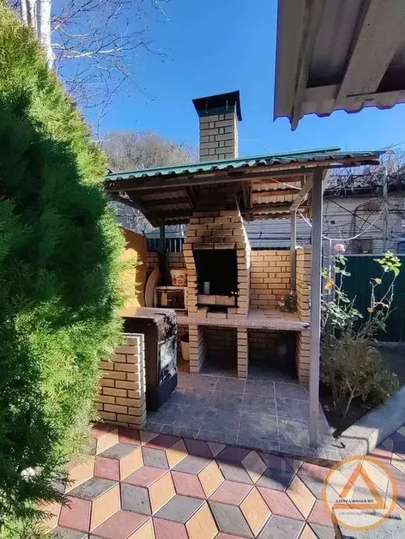 Дом в Краснодарский край, Туапсе ул. Новицкого, 111 (118 м) - Фото 1