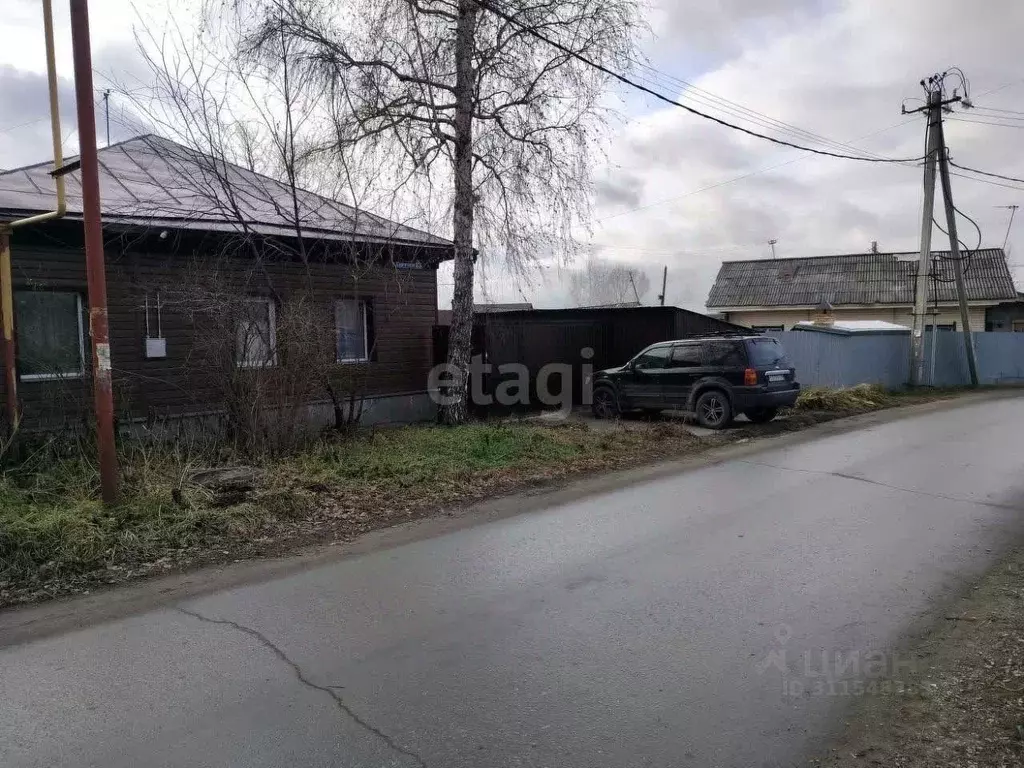 Дом в Новосибирская область, Новосибирск Сургутская ул., 85 (100 м) - Фото 0