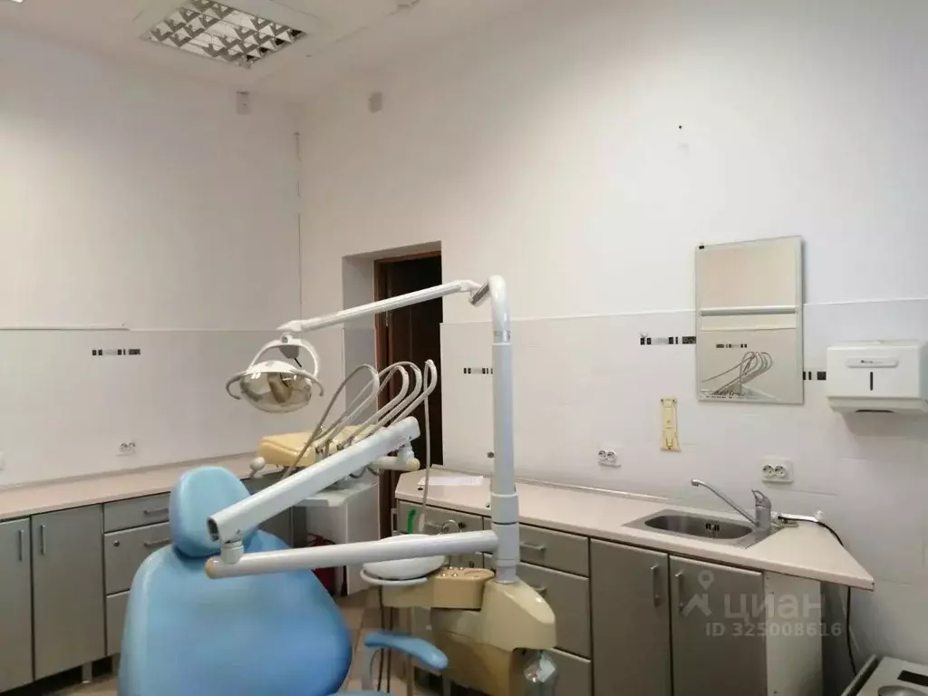 Офис в Калининградская область, Калининград ул. Тенистая Аллея (34 м) - Фото 1