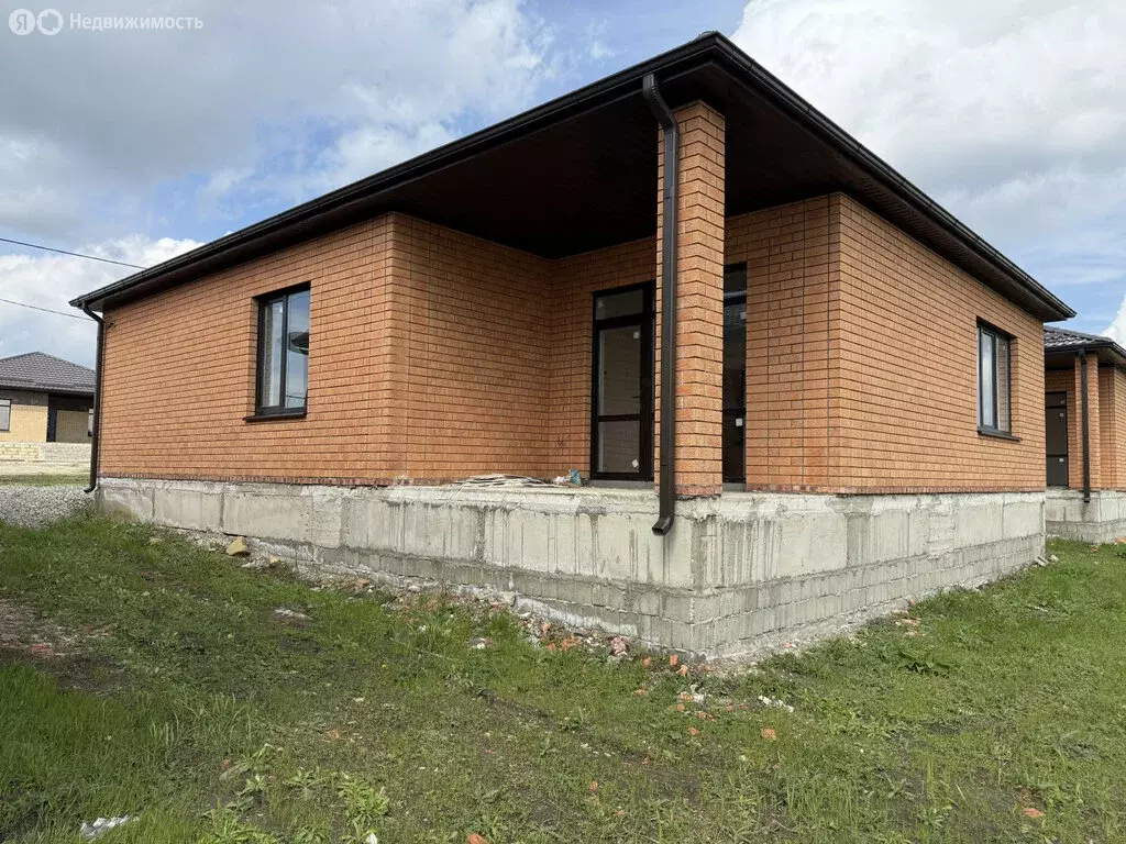 Дом в Михайловск, улица Владимира Ацуты, 2 (150 м) - Фото 1