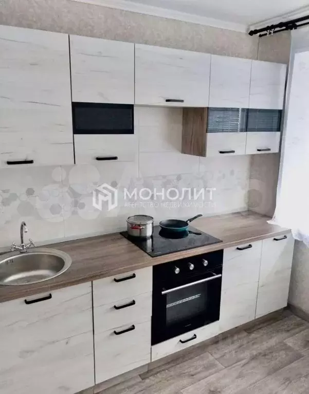 1-к кв. Белгородская область, Старый Оскол Интернациональный мкр, 14 ... - Фото 0