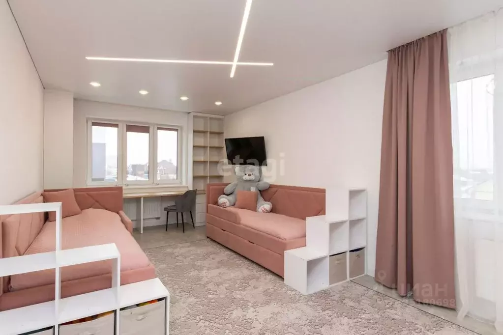 2-к кв. Тюменская область, Тюмень ул. Тальниковая, 1 (74.4 м) - Фото 1