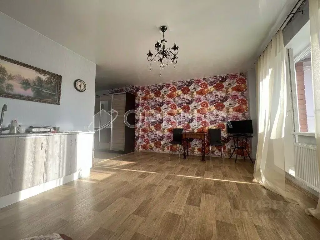 Студия Тюменская область, Тюмень Кремлевская ул., 112к1 (29.0 м) - Фото 1