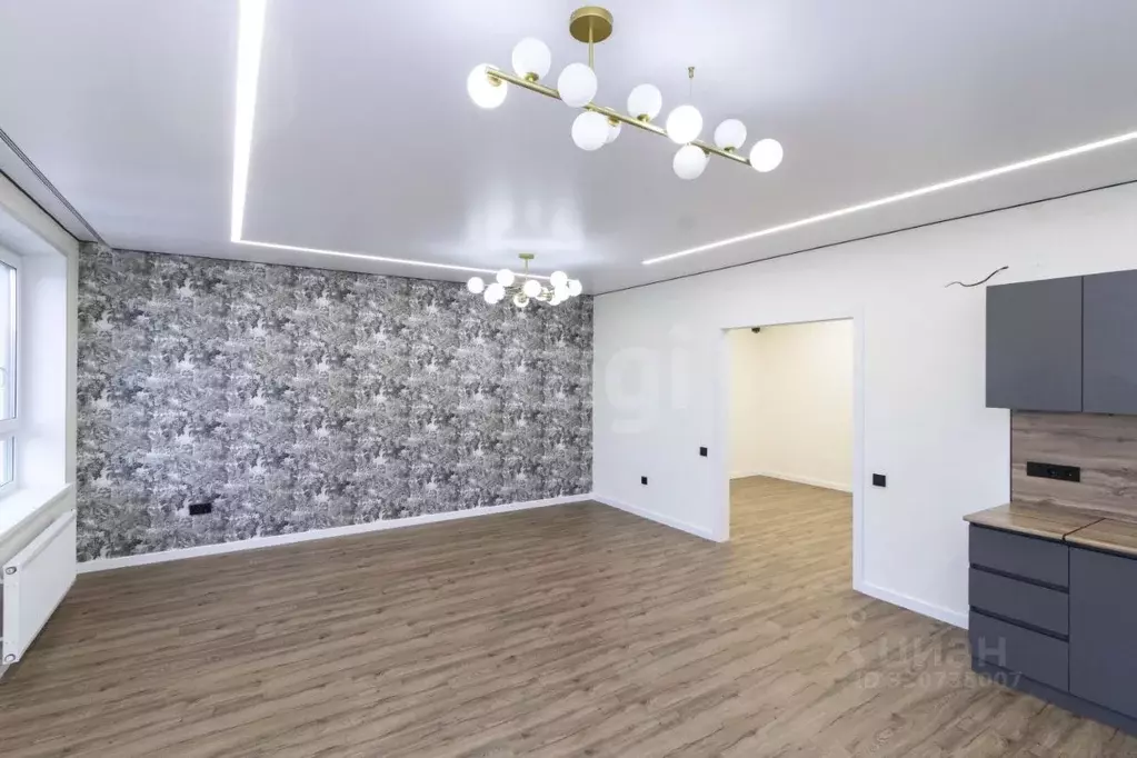 2-к кв. Тюменская область, Тюмень ул. Республики, 204к3 (93.4 м) - Фото 1