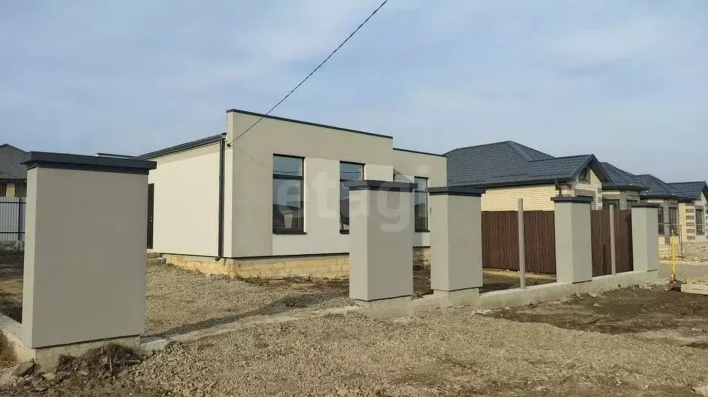 Дом в Ставропольский край, Михайловск Шпаковский район, ул. Зинаиды ... - Фото 1