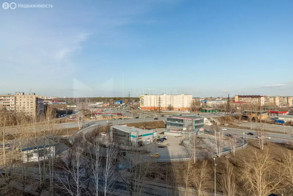 2-комнатная квартира: Тюмень, улица Республики, 220 (37 м) - Фото 1