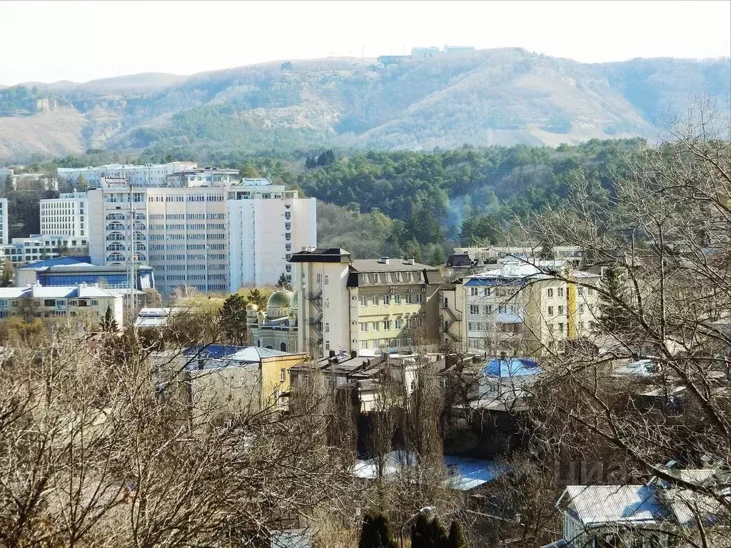 2-к кв. Ставропольский край, Кисловодск ул. Катыхина, 12 (57.0 м) - Фото 0
